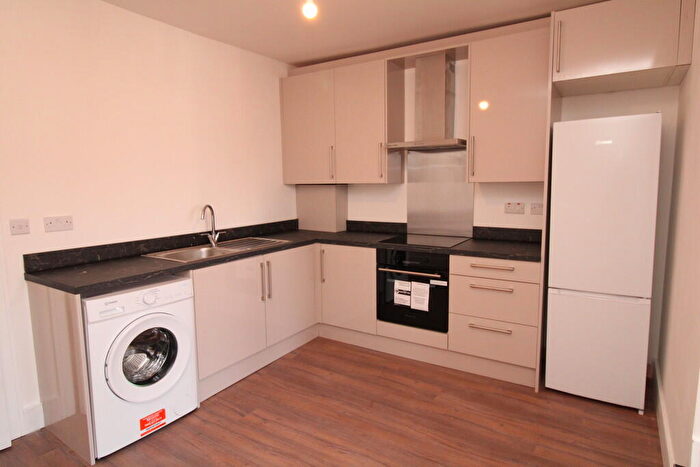 2 Bedroom Apartment To Rent In Flat, Cambridge Road, B13