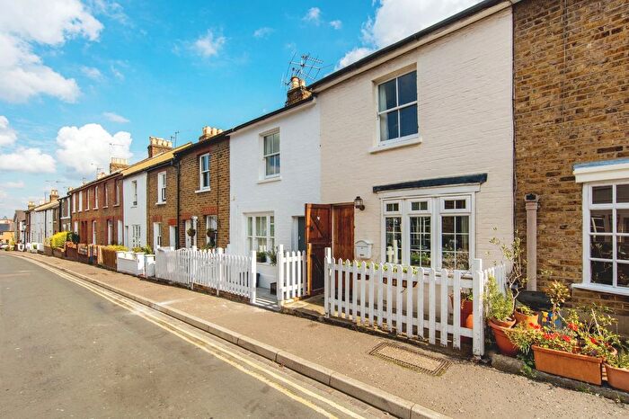 2 Bedroom Terraced House To Rent In Princes Road, Richmond, TW10