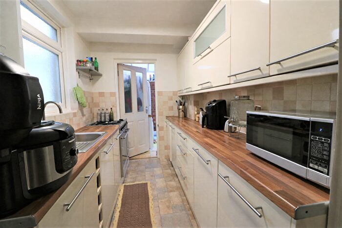 3 Bedroom Semi Detached House To Rent In Great Cambridge Road, Enfield, EN1