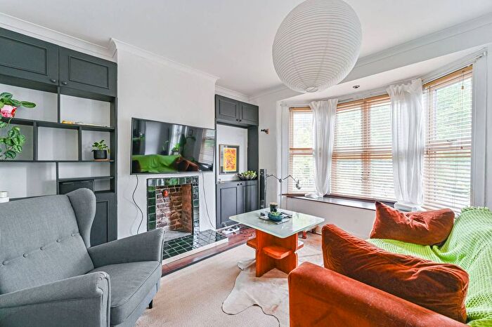 2 Bedroom Flat To Rent In Hillreach, Woolwich, London, SE18