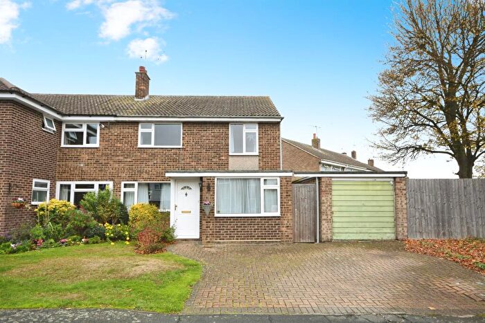3 Bedroom Semi Detached House For Sale In Goshawk Drive, Chelmsford, CM2