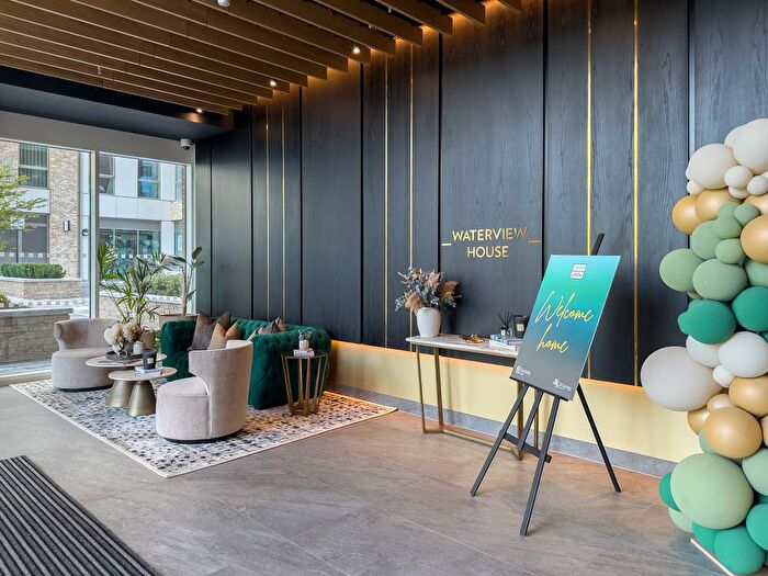 2 Bedroom Flat To Rent In Grand Union, HA0