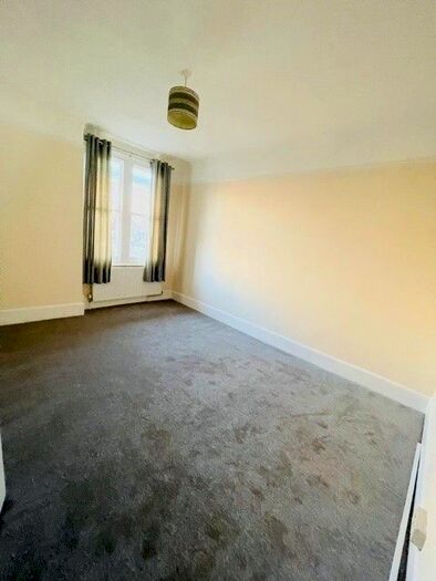 1 Bedroom Flat To Rent In Bromley Road, London SE6