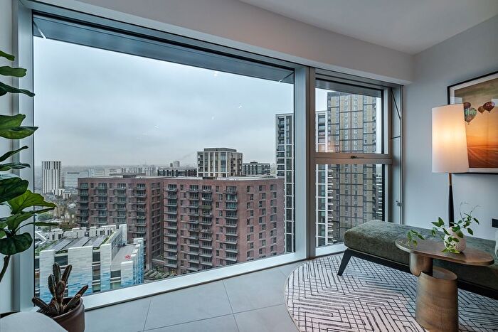 2 Bedroom Flat To Rent In Electric Boulevard, London, SW11