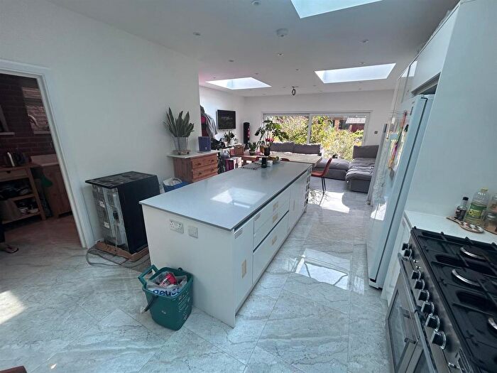 5 Bedroom Property To Rent In Trinity Road, London, N22