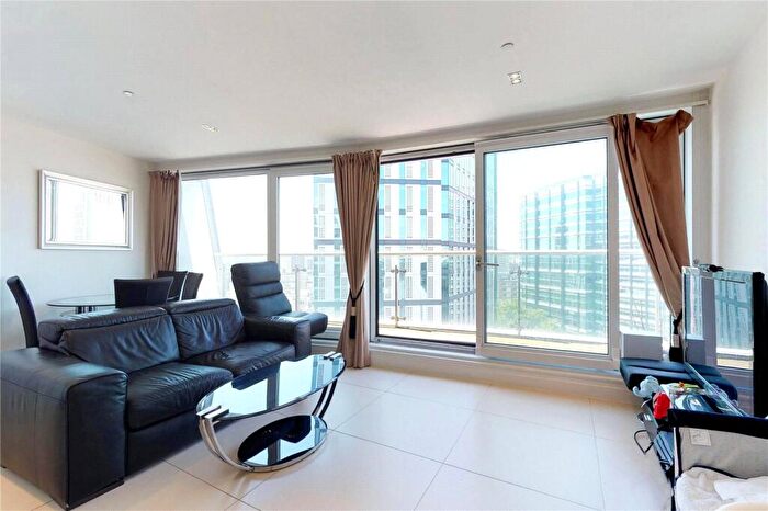 2 Bedroom Apartment To Rent In City Road, London, EC1Y