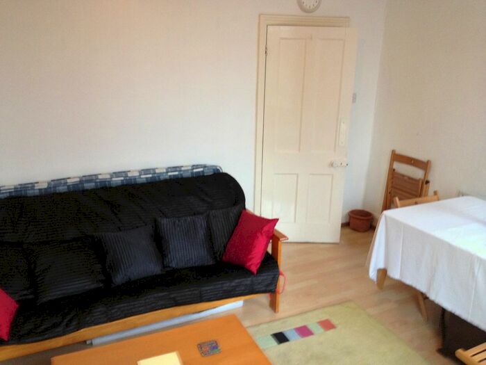 1 Bedroom Flat To Rent In Barham Close, Wembley, HA0