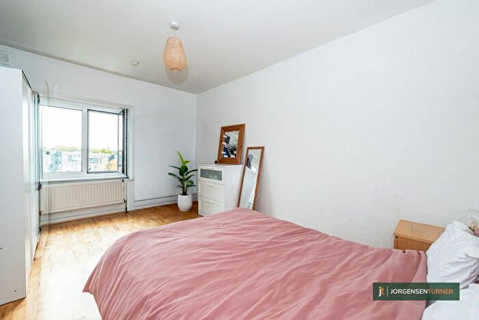 1 Bedroom Flat To Rent In Brondesbury Villas, Queens Park, London, NW6
