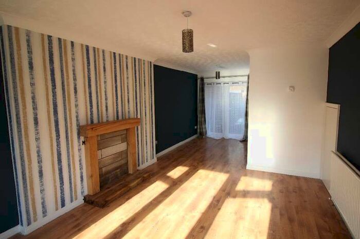 3 Bedroom Semi-Detached House To Rent In Westbourne Road, CH1