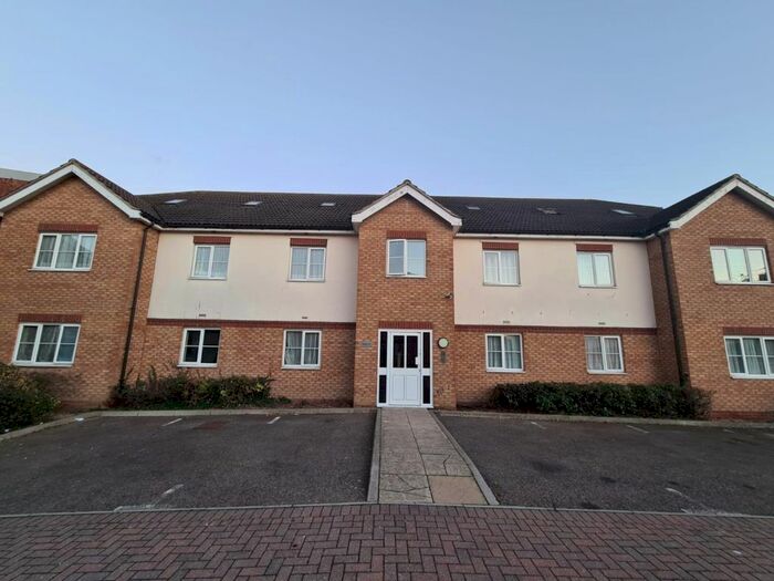 2 Bedroom Flat To Rent In Rossmore Close, Ponders End, Enfield EN3