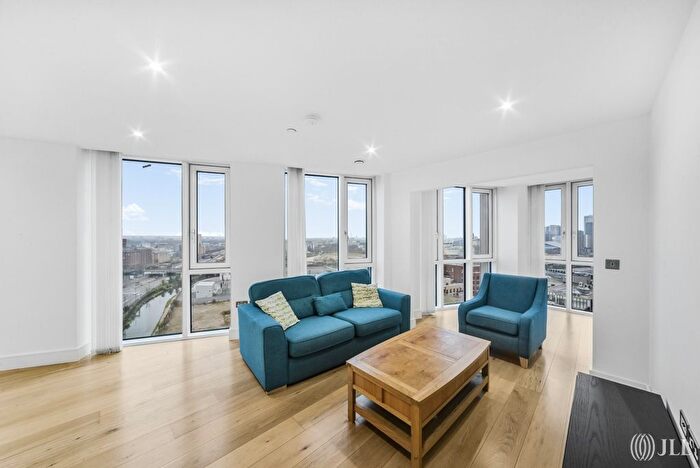 2 Bedroom Flat To Rent In City West Tower, High Street, Stratford, E15