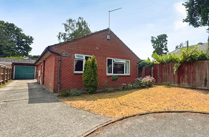 3 Bedroom Detached Bungalow For Sale In Eyres Drive, Alderbury, Salisbury, SP5