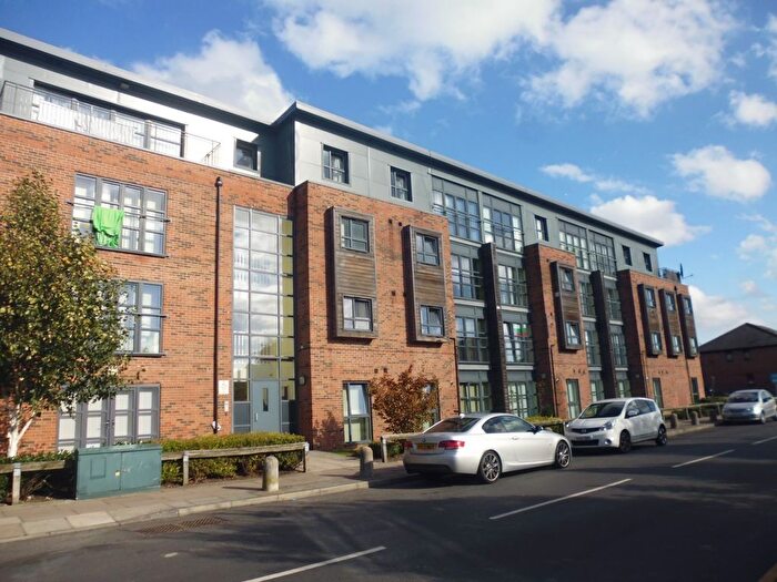 2 Bedroom Flat To Rent In Devonshire Point, Eccles, M30