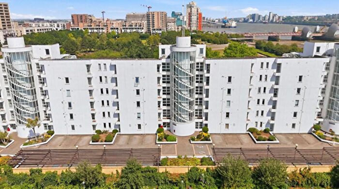 1 Bedroom Flat To Rent In Barrier Point Road, London, E16
