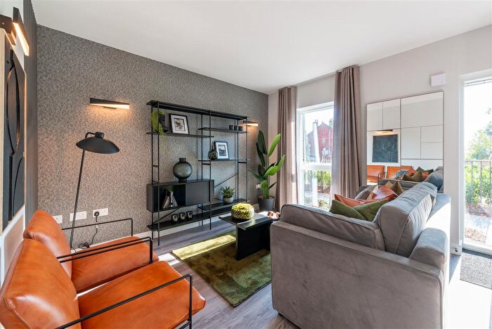 3 Bedroom Semi Detached House For Sale In Fenton Way, Bolton, BL3