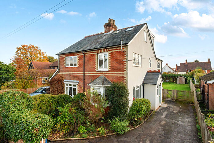 3 Bedroom Semi Detached House For Sale In Broadwell Road, Wrecclesham, Farnham, GU10