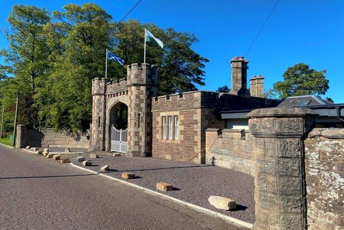 3 Bedroom Cottage To Rent In Birkwood, Lanark, ML11