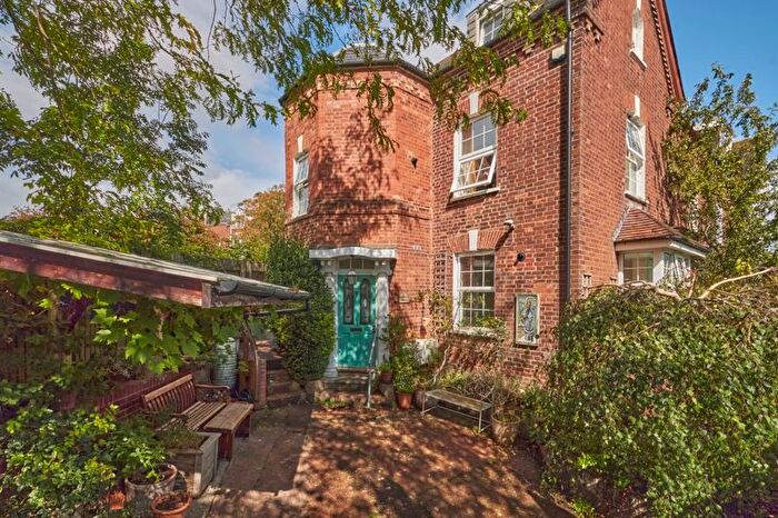 3 Bedroom Terraced House For Sale In Howell Road, Exeter, EX4