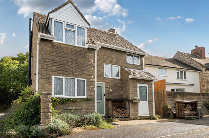 3 Bedroom Detached House For Sale In Ketchmere Close, Long Crendon, Aylesbury, HP18