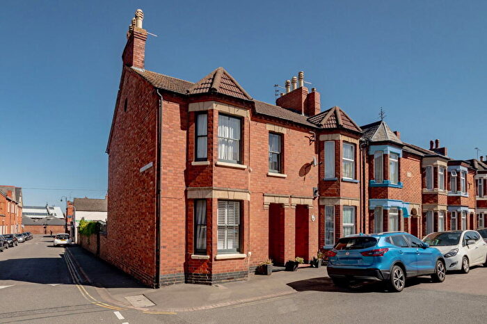 4 Bedroom End Of Terrace House For Sale In Church Street, Wolverton, Milton Keynes, MK12