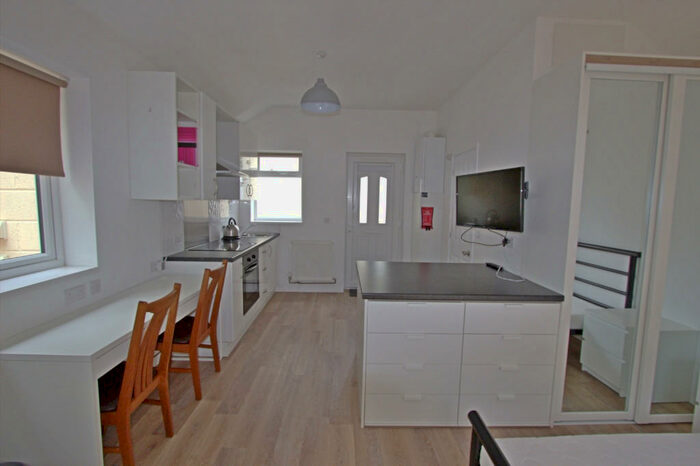 Studio To Rent In Sycamore Road, Reading, Berkshire, RG2