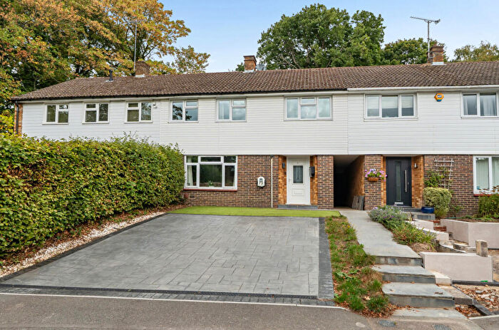 3 Bedroom Terraced House For Sale In Dundas Close, Bracknell, Berkshire, RG12