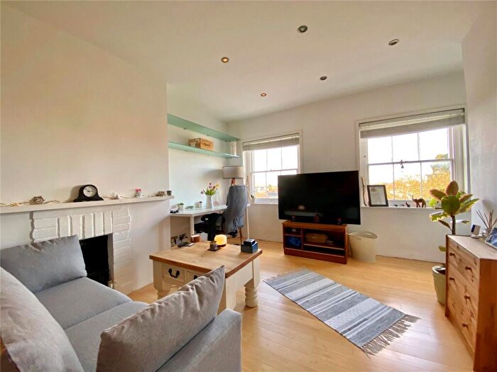 1 Bedroom Flat For Sale In Lansdown Crescent, Cheltenham, Gloucestershire, GL50