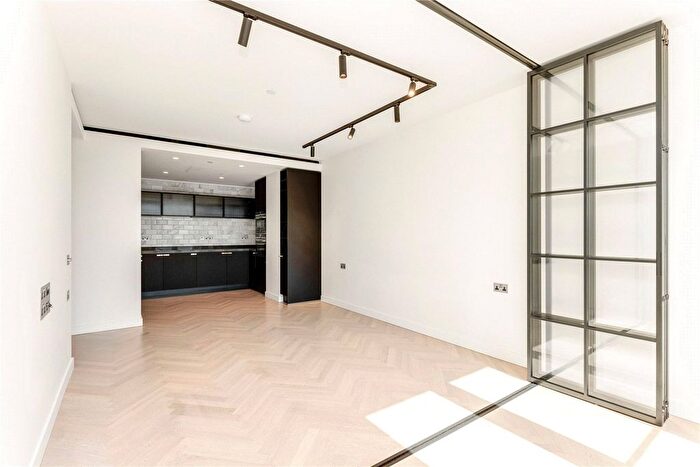 2 Bedroom Flat To Rent In Livepool Street, One Crown Place, London, EC2A