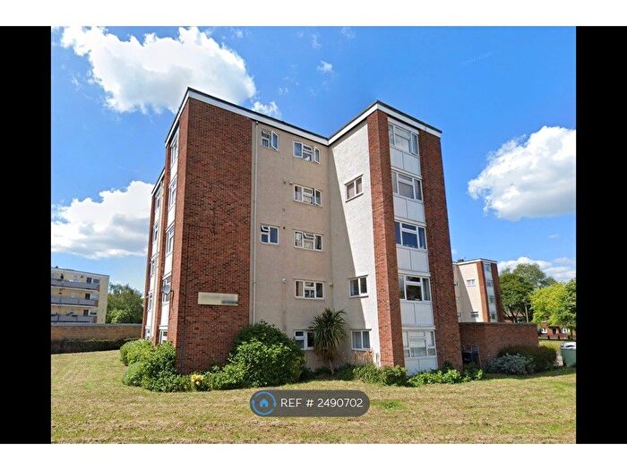 2 Bedroom Flat To Rent In Ham Close, Richmond, TW10