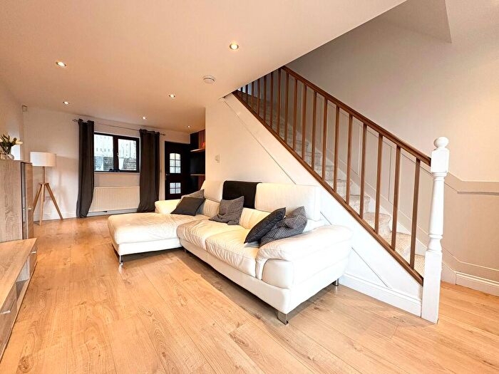 2 Bedroom Semi Detached House To Rent In Hydale Close, Keighley, BD21