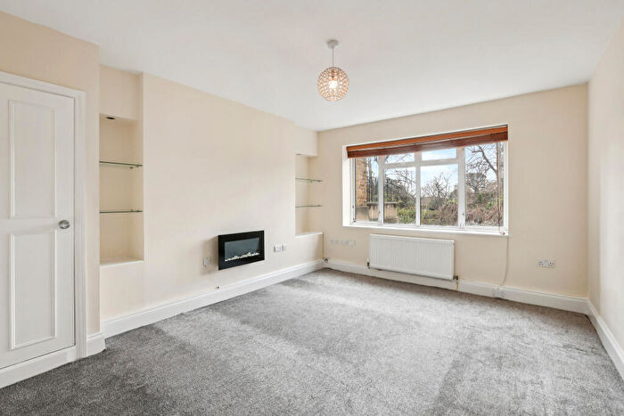 2 Bedroom Apartment For Sale In Finborough Road, Chelsea, London, SW10