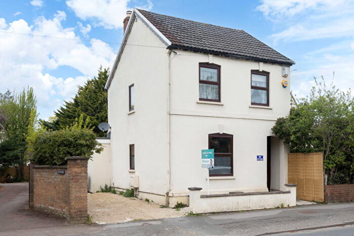 3 Bedroom Detached House For Sale In Bouncers Lane, Cheltenham, GL52