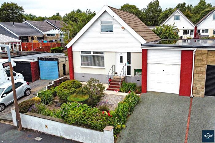 4 Bedroom Detached House For Sale In Longworth Avenue, Burnley, BB10