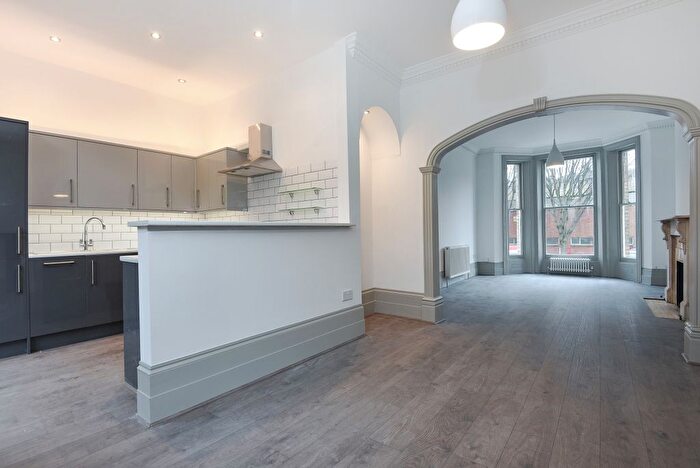 2 Bedroom Flat To Rent In Blackheath Grove, London, SE3