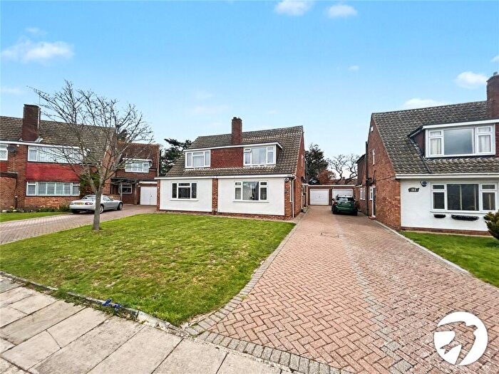 3 Bedroom Semi Detached House For Sale In Oakley Park, Bexley, Kent, DA5