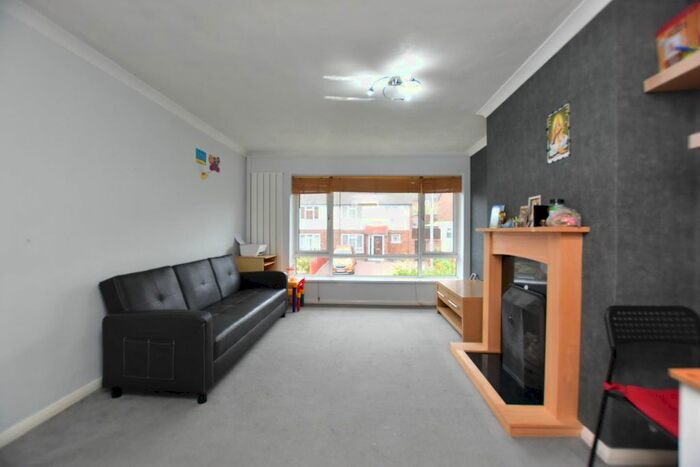 1 Bedroom Flat To Rent In Carsdale Close, Reading, RG1