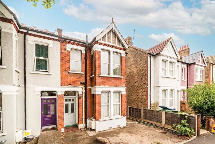2 Bedroom Flat For Sale In Greenford Avenue, Hanwell, W7