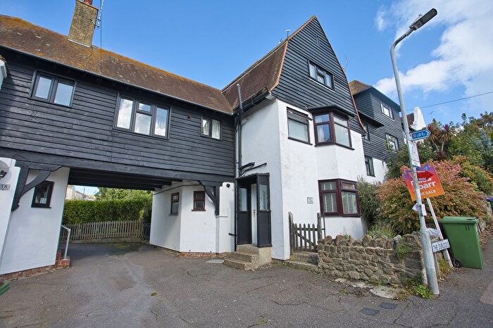 3 Bedroom Flat For Sale In The Durlocks, Folkestone, CT19