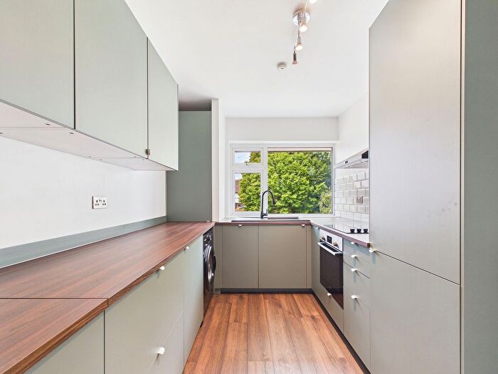 2 Bedroom Maisonette For Sale In Southbourne Gardens, Ruislip, HA4
