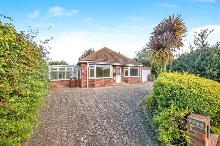 2 Bedroom Detached Bungalow For Sale In Kreswell Grove, Harwich, CO12