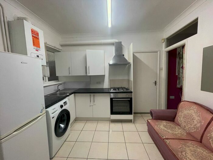 1 Bedroom Flat To Rent In North Road, Southall, UB1