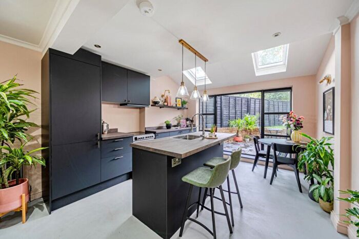 4 Bedroom Terraced House For Sale In County Grove, London, SE5