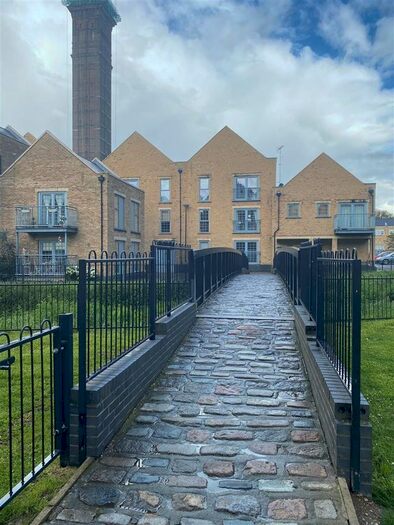 2 Bedroom Flat To Rent In Esparto Way, South Darenth, Dartford, DA4