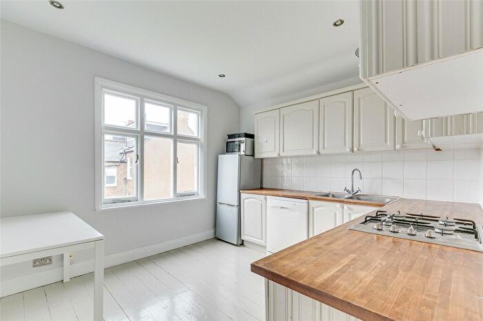 3 Bedroom Apartment To Rent In Holland Road, London, NW10