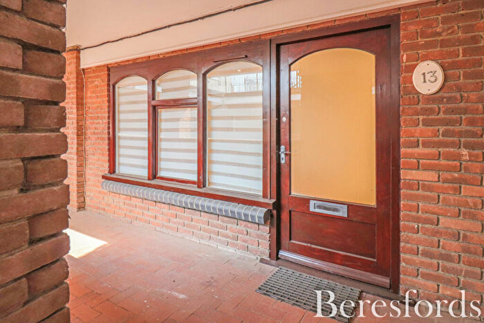 Apartment To Rent In Castle Walk, Lower Street, CM24