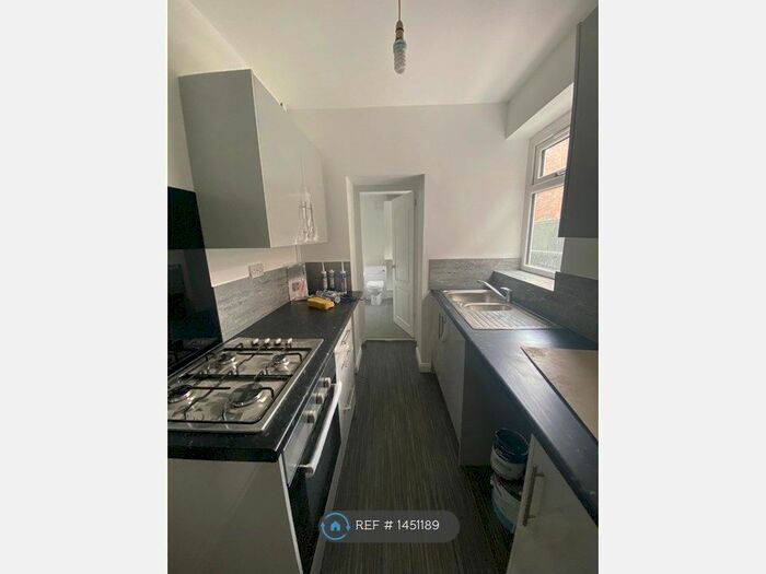 3 Bedroom Terraced House To Rent In Saltersford Road, Leicester, LE5