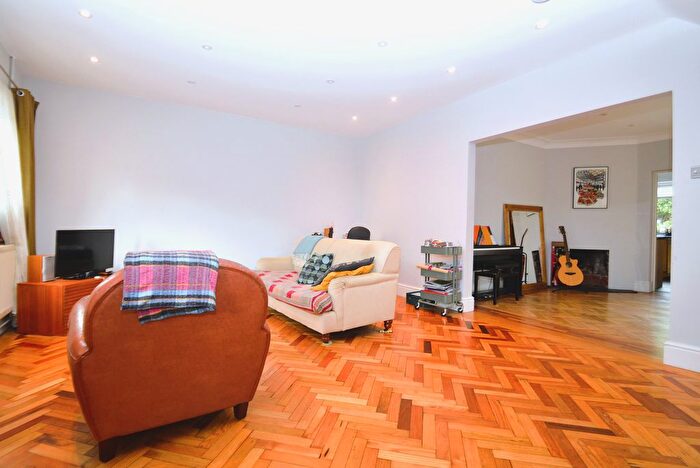 3 Bedroom Detached House To Rent In Ladysmith Road, London, SE9