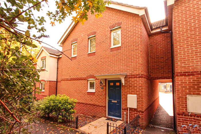 2 Bedroom Coach House To Rent In Tristram Close, Yeovil, BA21
