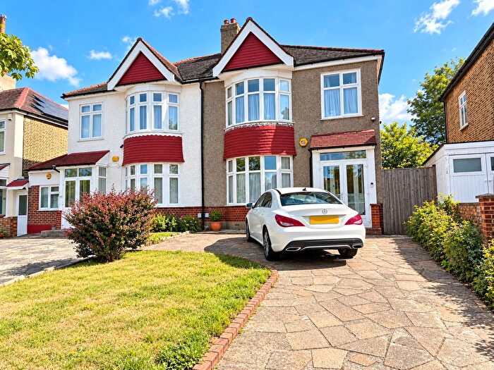 3 Bedroom Semi-Detached House For Sale In Baring Road, London, SE12