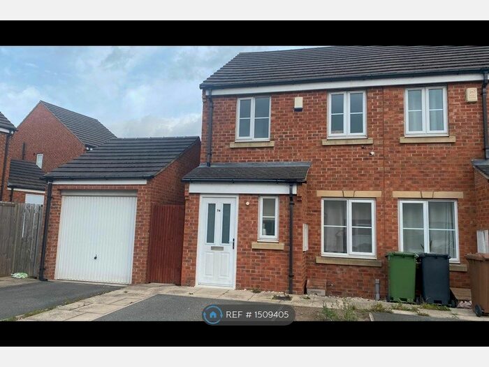 2 Bedroom End Of Terrace House To Rent In Ash Tree Grove, Leeds, LS14